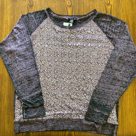 NWT Bloomingdale’s AQUA Dark Plum Sequined‎ Top Medium - Picture 1 of 4